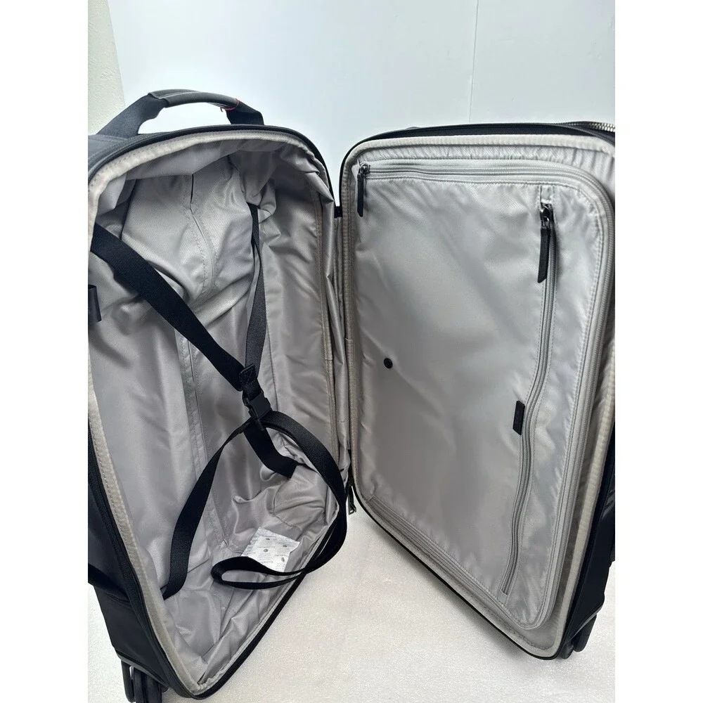 Tumi VOYAGEUR Léger International Expandable Carry-On Suitcase Luggage